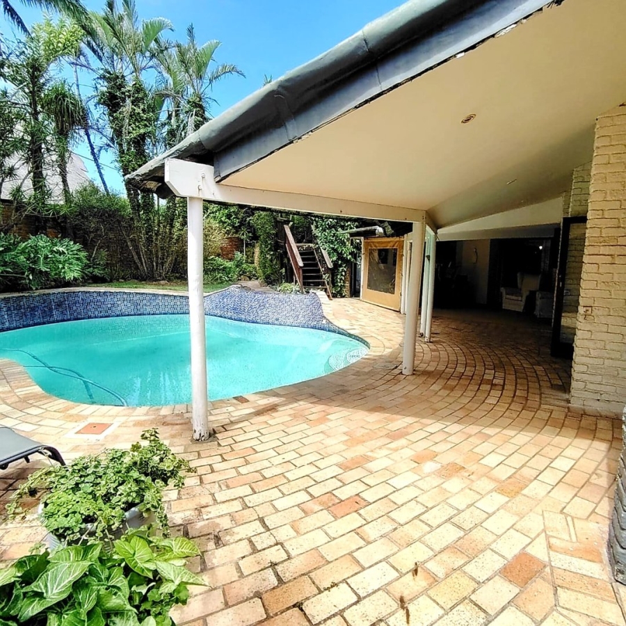 5 Bedroom Property for Sale in Beacon Bay Eastern Cape